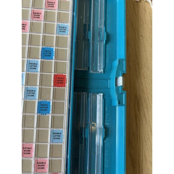 Vintage Scrabble Travel Edition 1977 Plastic Case Crossword Game Family Youth - Picture 7 of 13